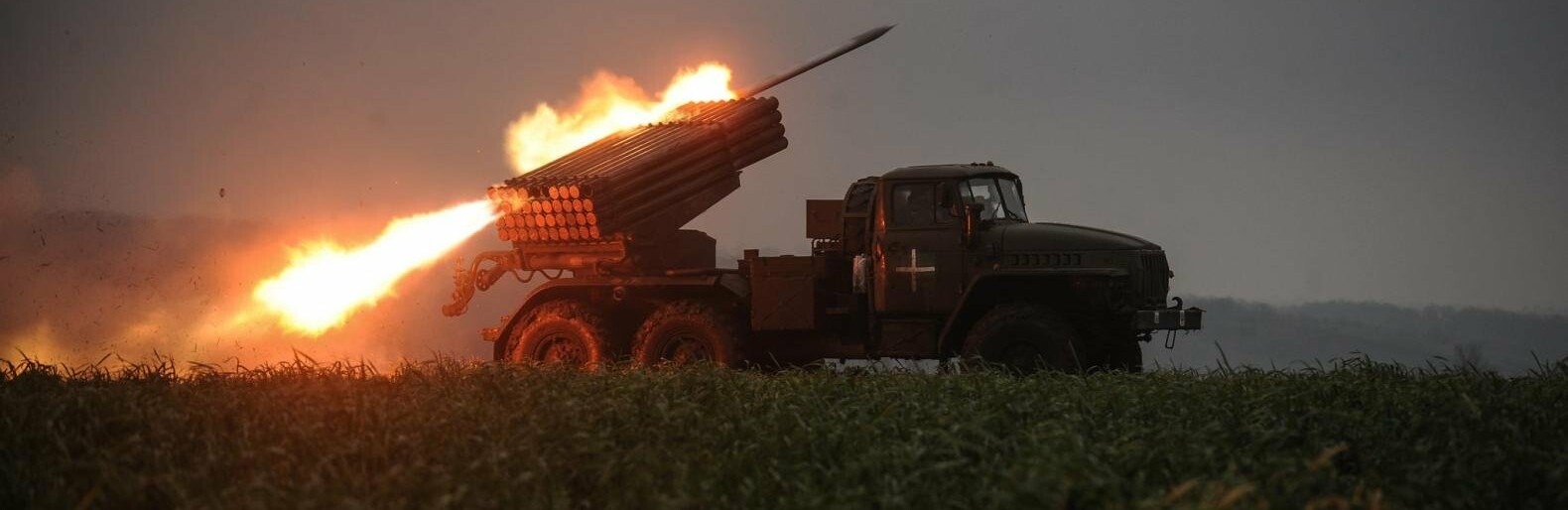 Ворог  продовжує наступальні дії на Авдіївському та Бахмутському напрямках, на Херсонському обороняє раніше зайняті рубежі, - ВІДЕО
