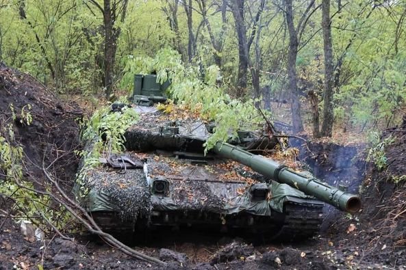 Українські ракетники і артилеристи уразили три пункти управління та два райони зосередження живої сили противника, - Генштаб 