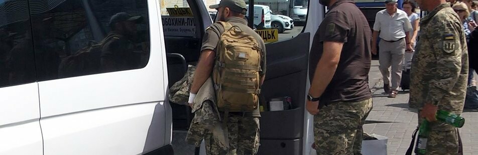Українським військовим можуть надати право виїзду за кордон: подробиці 