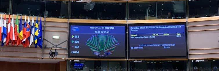 Європарламент ухвалив резолюцію про статус кандидата ЄС для України, Молдови та Грузії