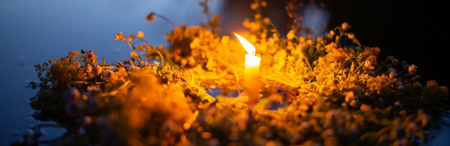 Запалюючи вогні й просвічуючись крізь крижаний віконець: унікальні обряди та традиції Івана Купала в Україні