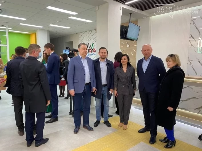 В Мелитополе состоялось открытие нового админцентра, фото-2