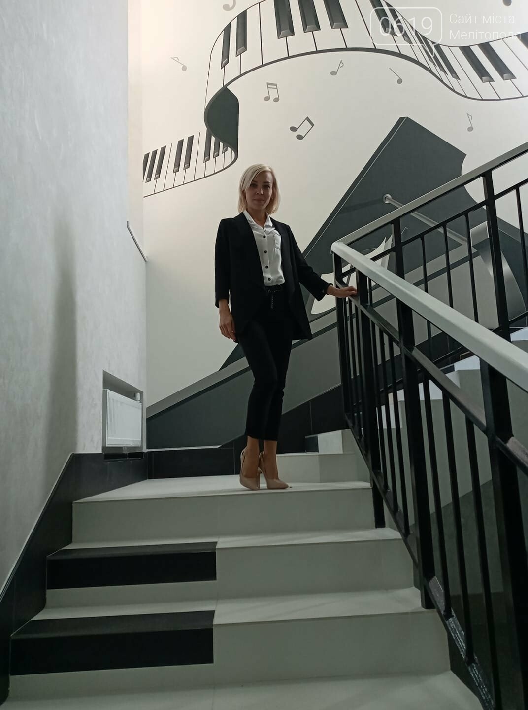 Ирина успевает и преподавать в музыкальной школе, и помогать своим... Ирина успевает и преподавать в музыкальной школе, и помогать своим двоим детям-школьникам в дистанционном обучении