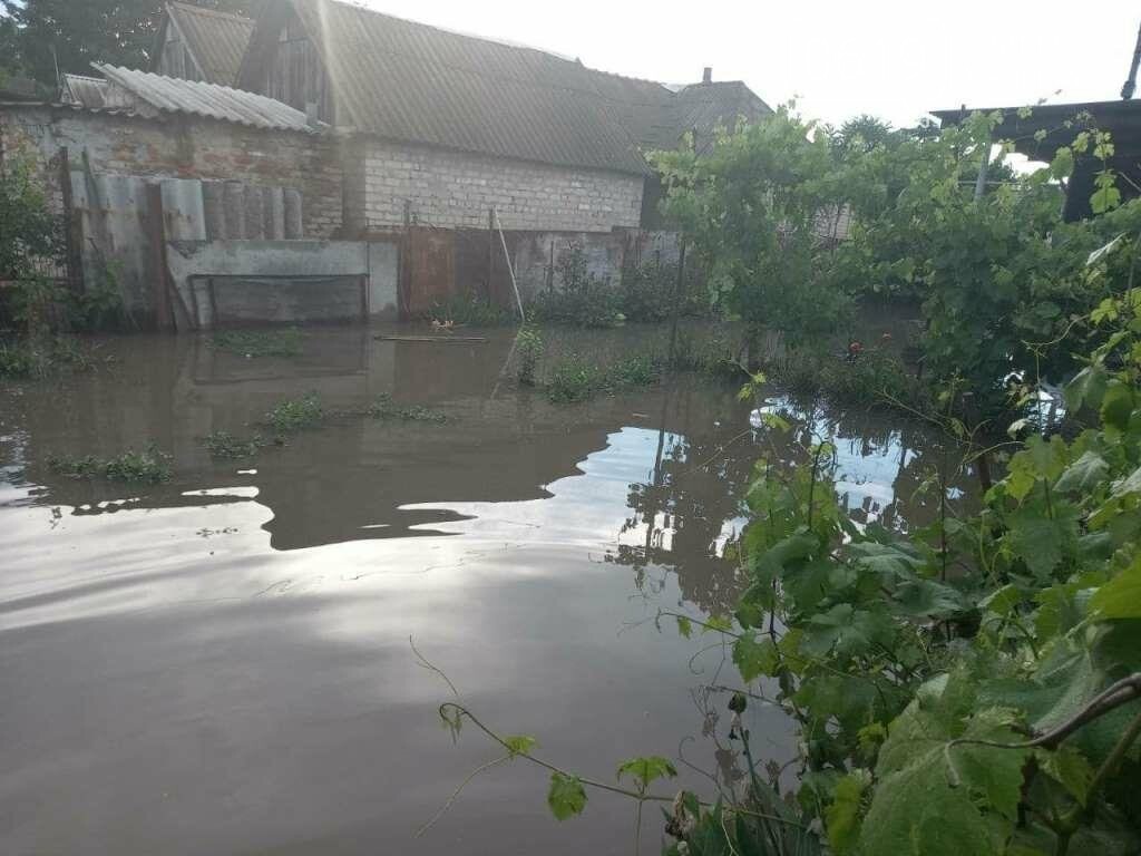 В Мелитополе спасатели продолжают ликвидировать последствия непогоды, фото-13