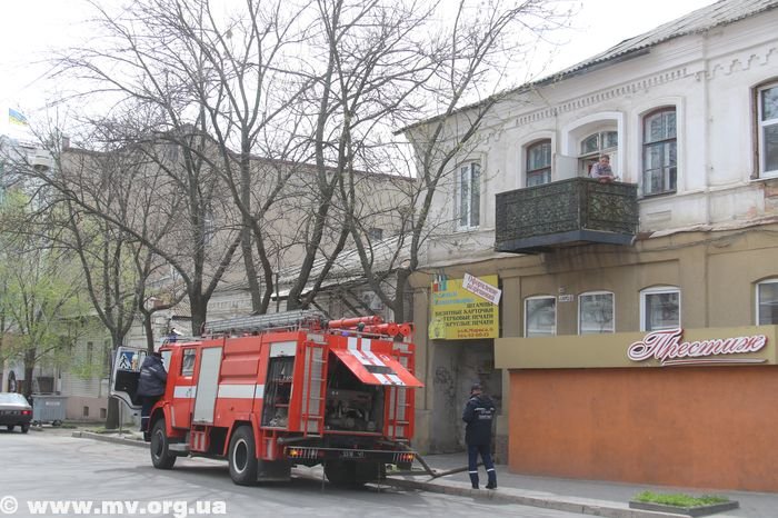 В Мелитополе напротив мэрии горит квартира