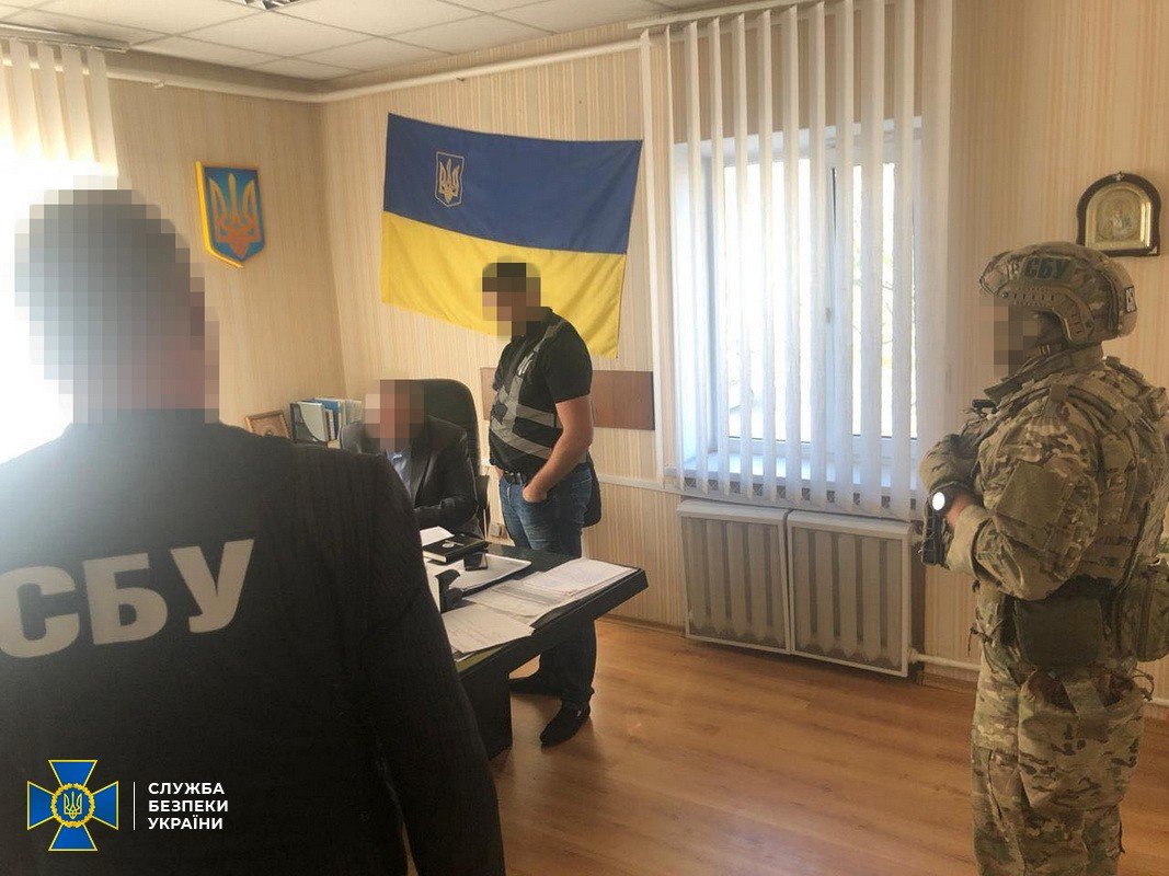 СБУ разоблачили коррупционеров на таможне, фото-4 СБУ разоблачили коррупционеров на таможне, фото-4
