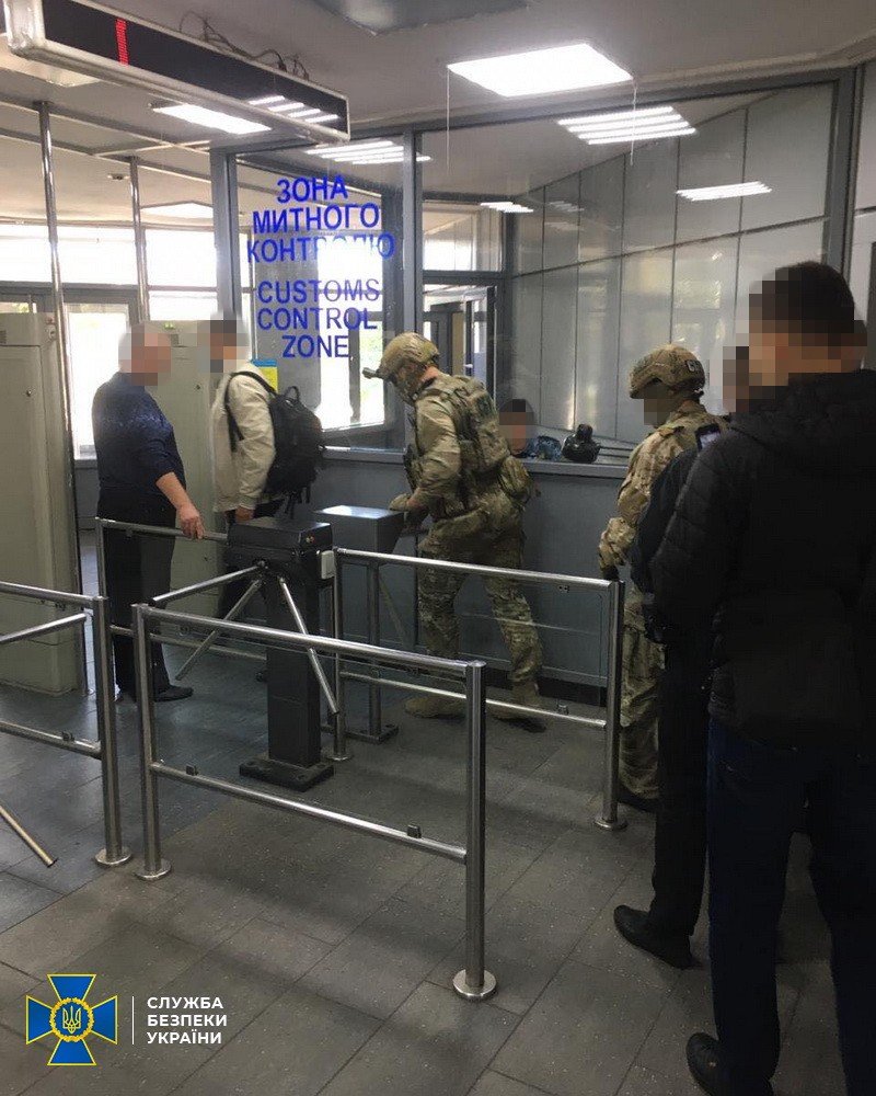 СБУ разоблачили коррупционеров на таможне, фото-3 СБУ разоблачили коррупционеров на таможне, фото-3