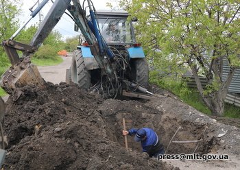 В Мелитополе продолжается замена аварийного участка водопр..., фото-2 В Мелитополе продолжается замена аварийного участка водопроводной сети, фото-2