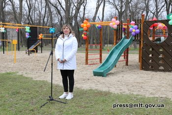 В Мелитополе открыли новую многофункциональную площадку для детских игр и спорта