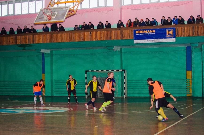 Спортсмены ТГАТУ завоевали серебро на Кубке Мелитополя по..., фото-2 Спортсмены ТГАТУ завоевали серебро на Кубке Мелитополя по футзалу, фото-2